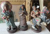 Figurines resine indiens.JPG